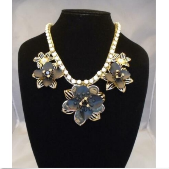 Tommy Bahama Jewelry - TOMMY BAHAMA FLORAL METAL STATEMENT NECKLACE NWT